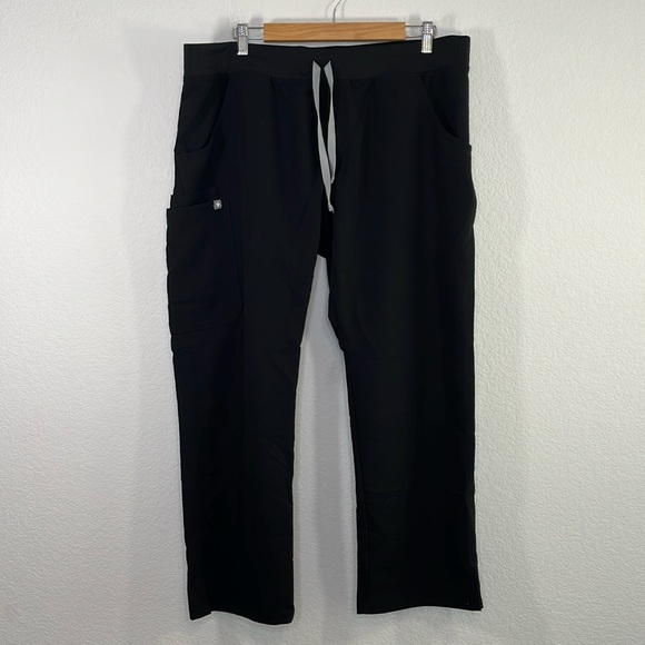 FIGS Kade Cargo Pant Scrubs Black size XL/P Nurse scrubs - Picture 2 of 9